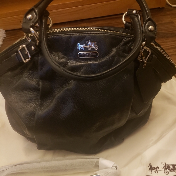 Authentic black Coach satchel purse - Picture 2 of 4